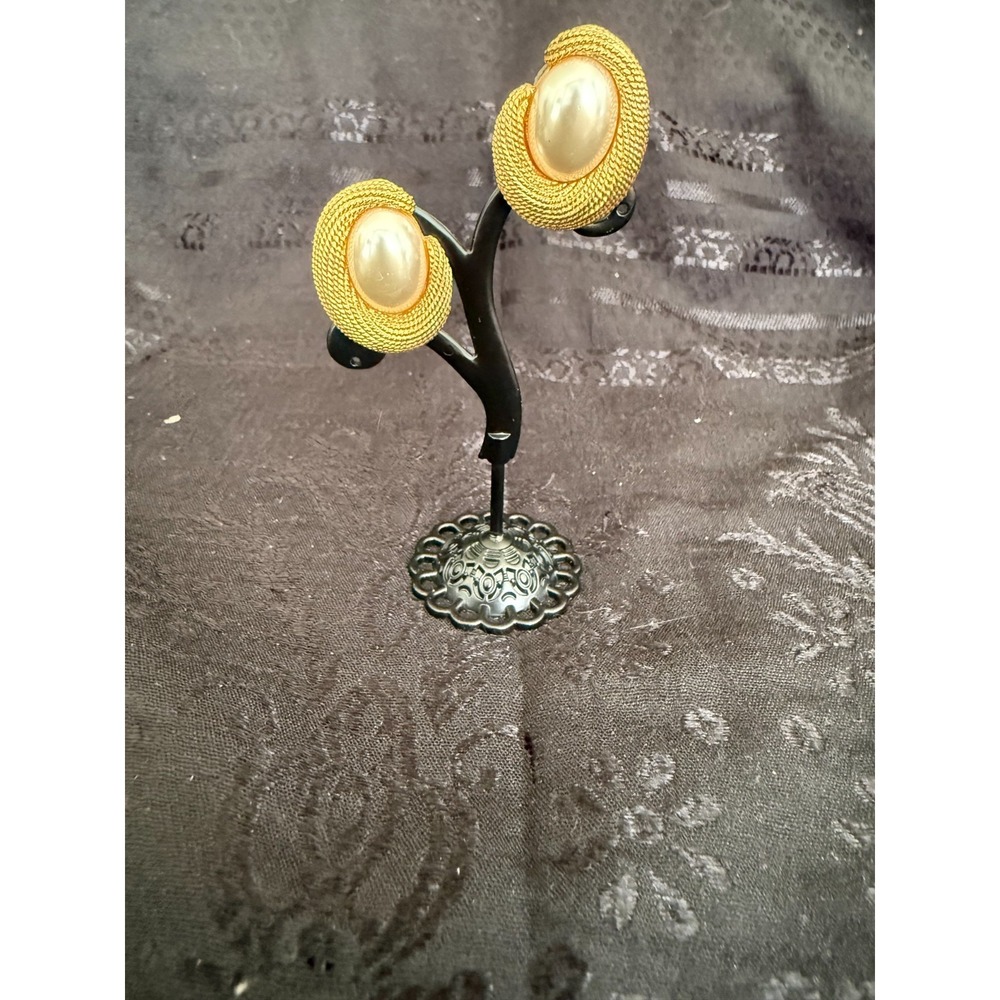 Napier Gold Tone Faux Pearl Clip-On‎ Earrings 1975